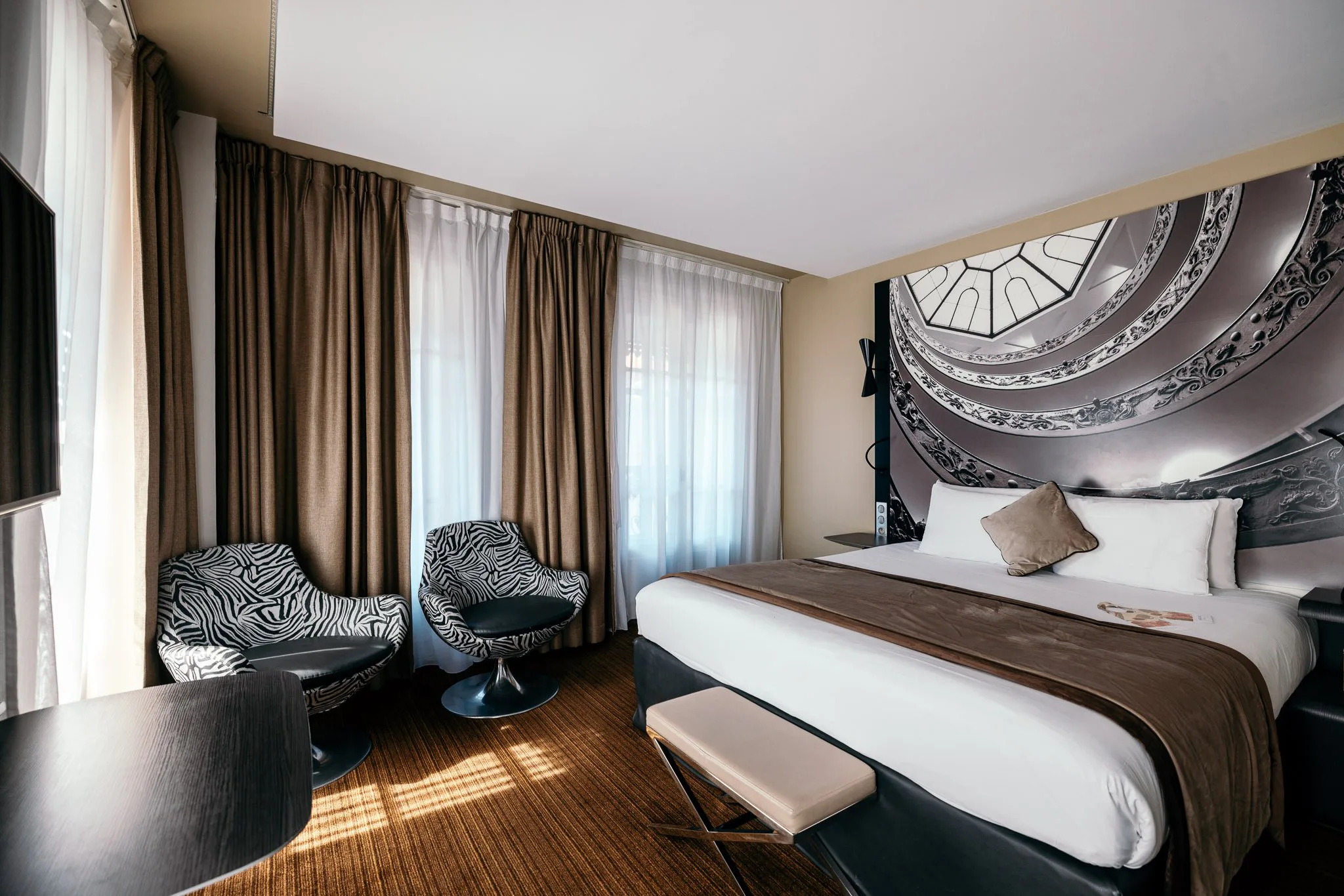 Photographe d’hôtel à Lyon – chambre photographiée pour un établissement professionnel