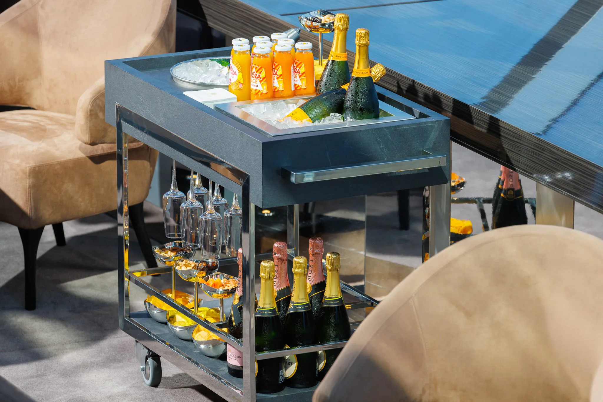Photographe événementiel à Lyon – chariot à cocktails photographié pour un événement corporate