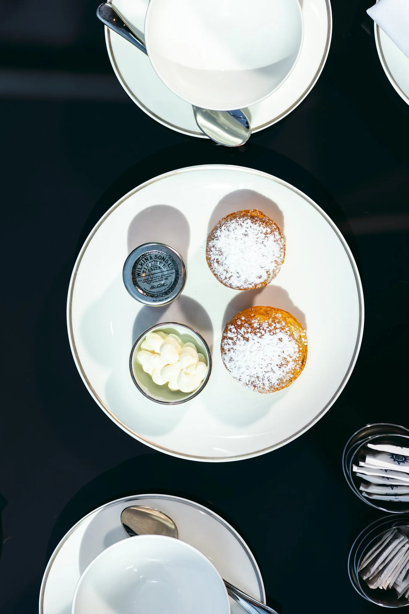 Photographe culinaire et événementiel à Lyon – desserts photographiés pour une entreprise