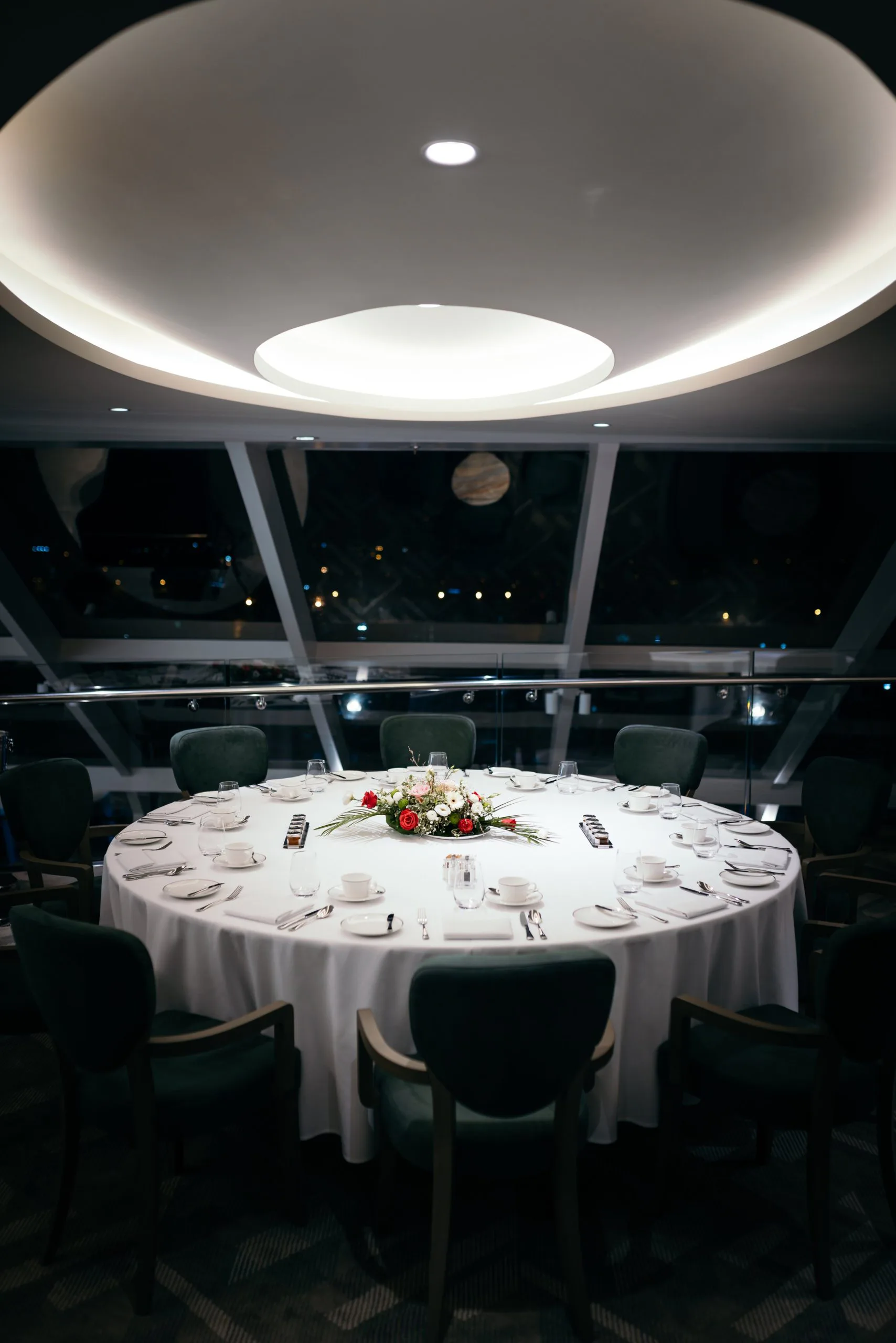 Photographe d’événement corporate à Lyon – table élégante dressée pour une réception d’entreprise