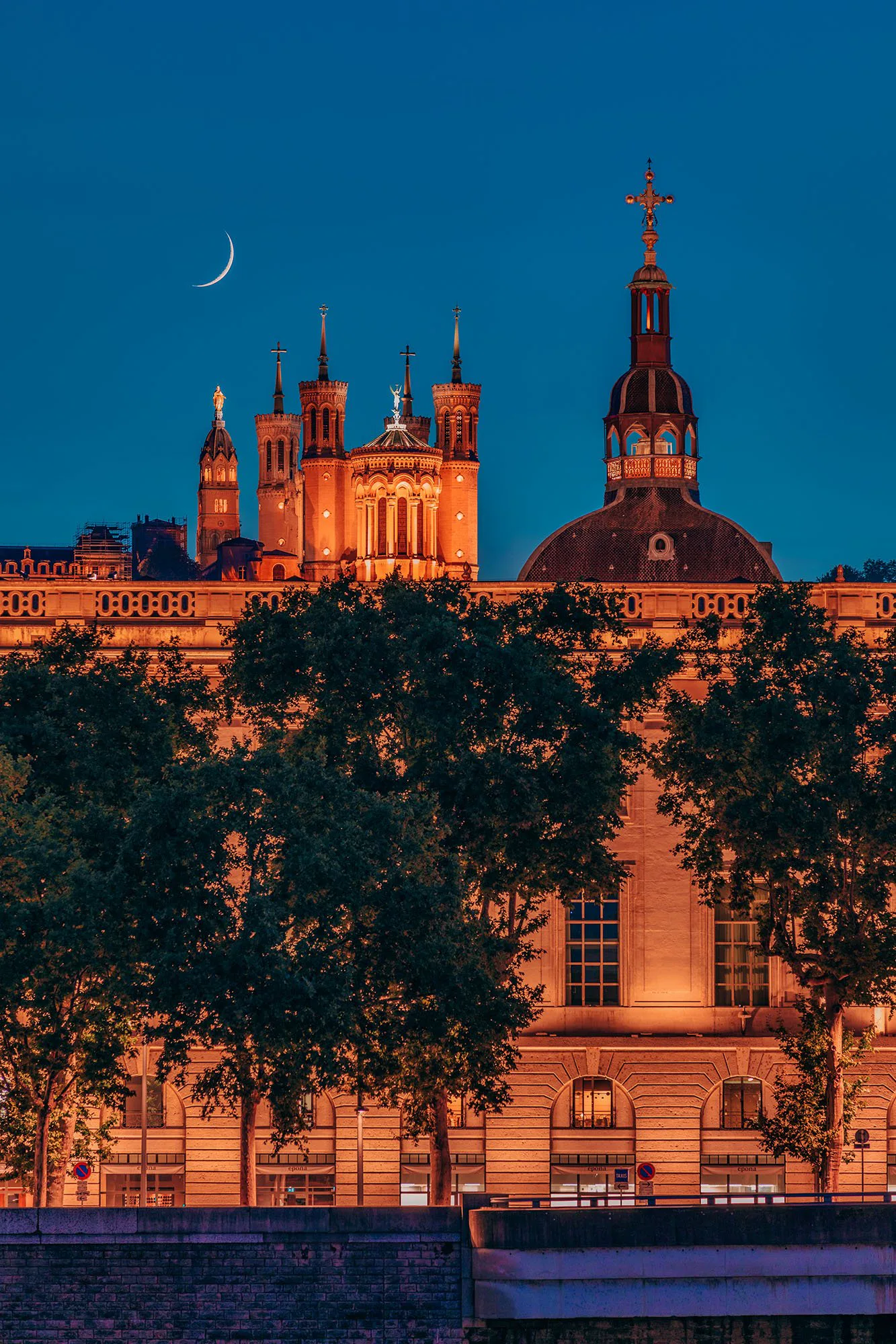 Tirage photo de Lyon « Hier soir j’ai rencontré la Lune » — Iulian Rotaru