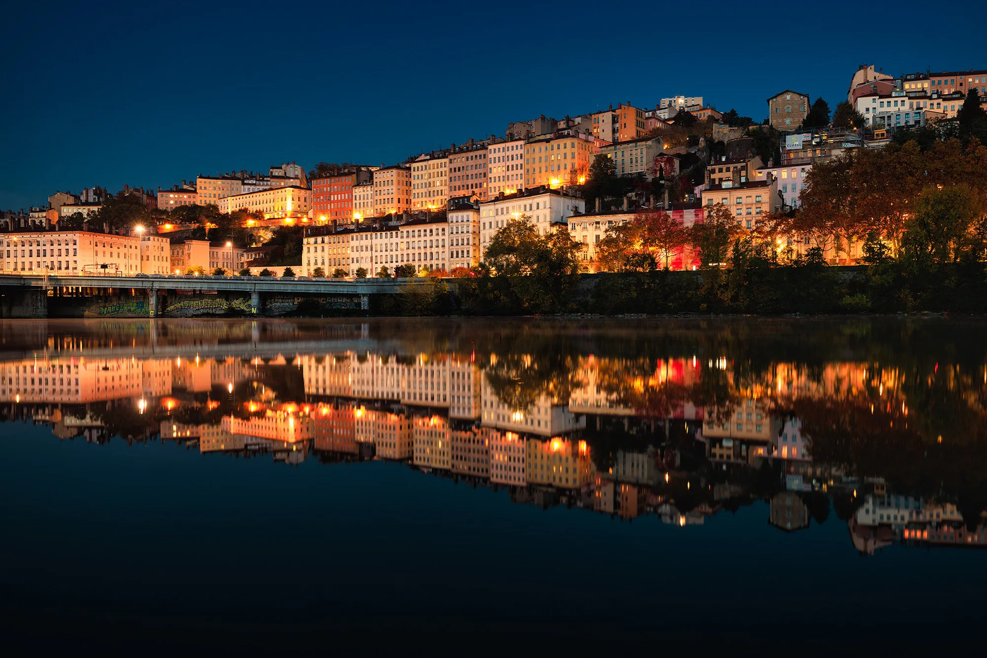Tirage photo de Lyon « Lumière sur les pentes croix-roussiennes » — Iulian Rotaru