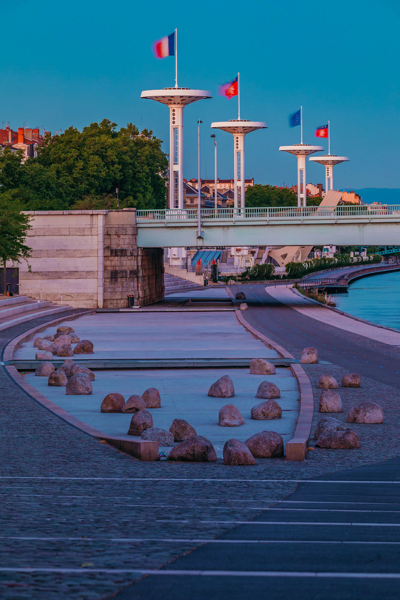 Tirage photo de Lyon « Le calme sur les Berges du Rhône » — Iulian Rotaru
