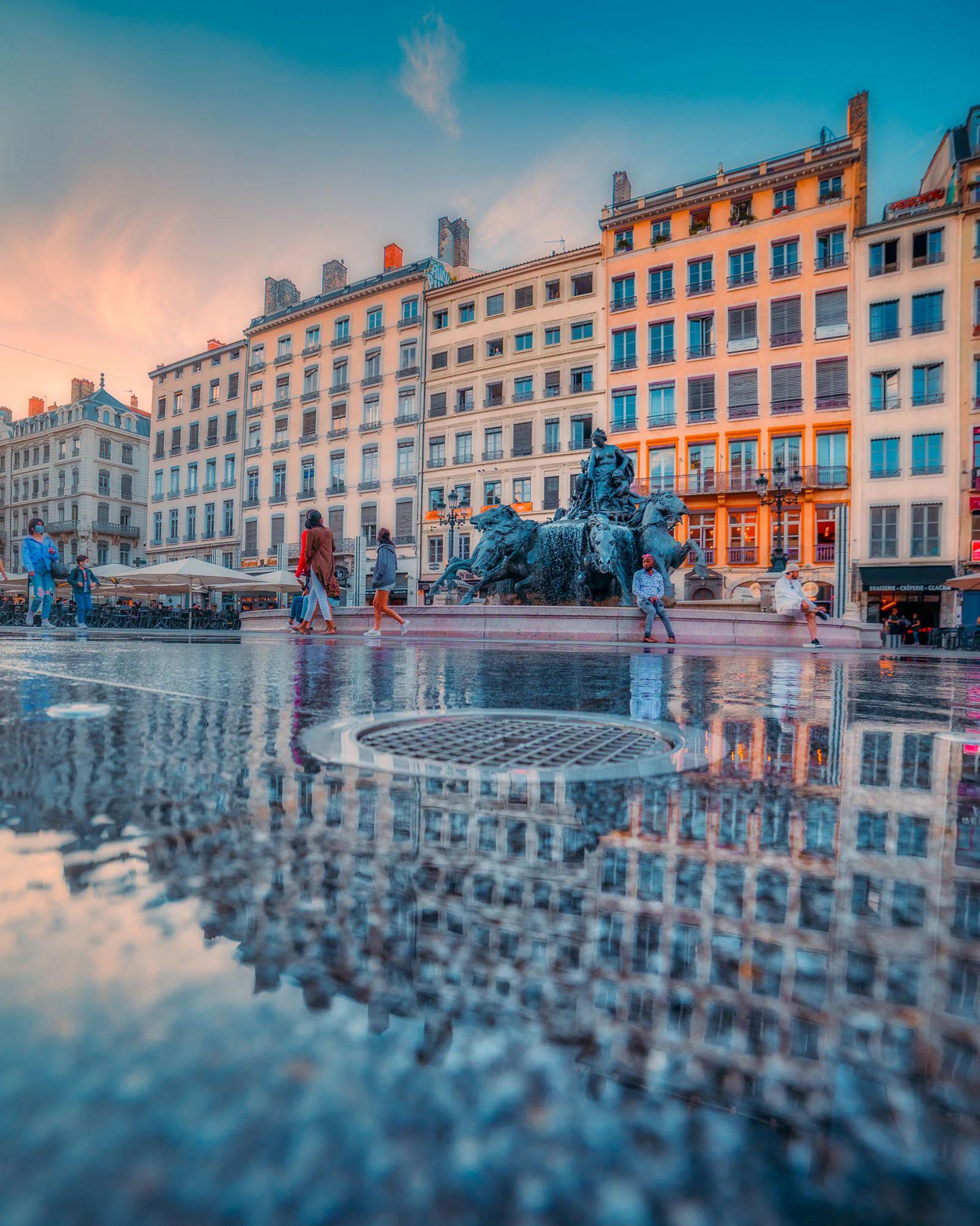 Tirage photo de Lyon « Fontaine Bartholdi dans la Place des Terreaux » — Iulian Rotaru