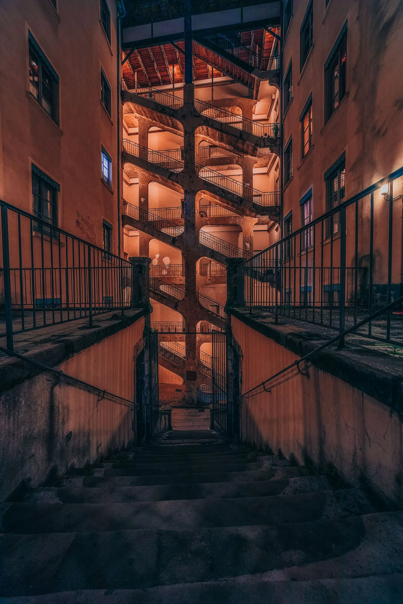 Tirage photo de Lyon « Cour des Voraces » — Iulian Rotaru