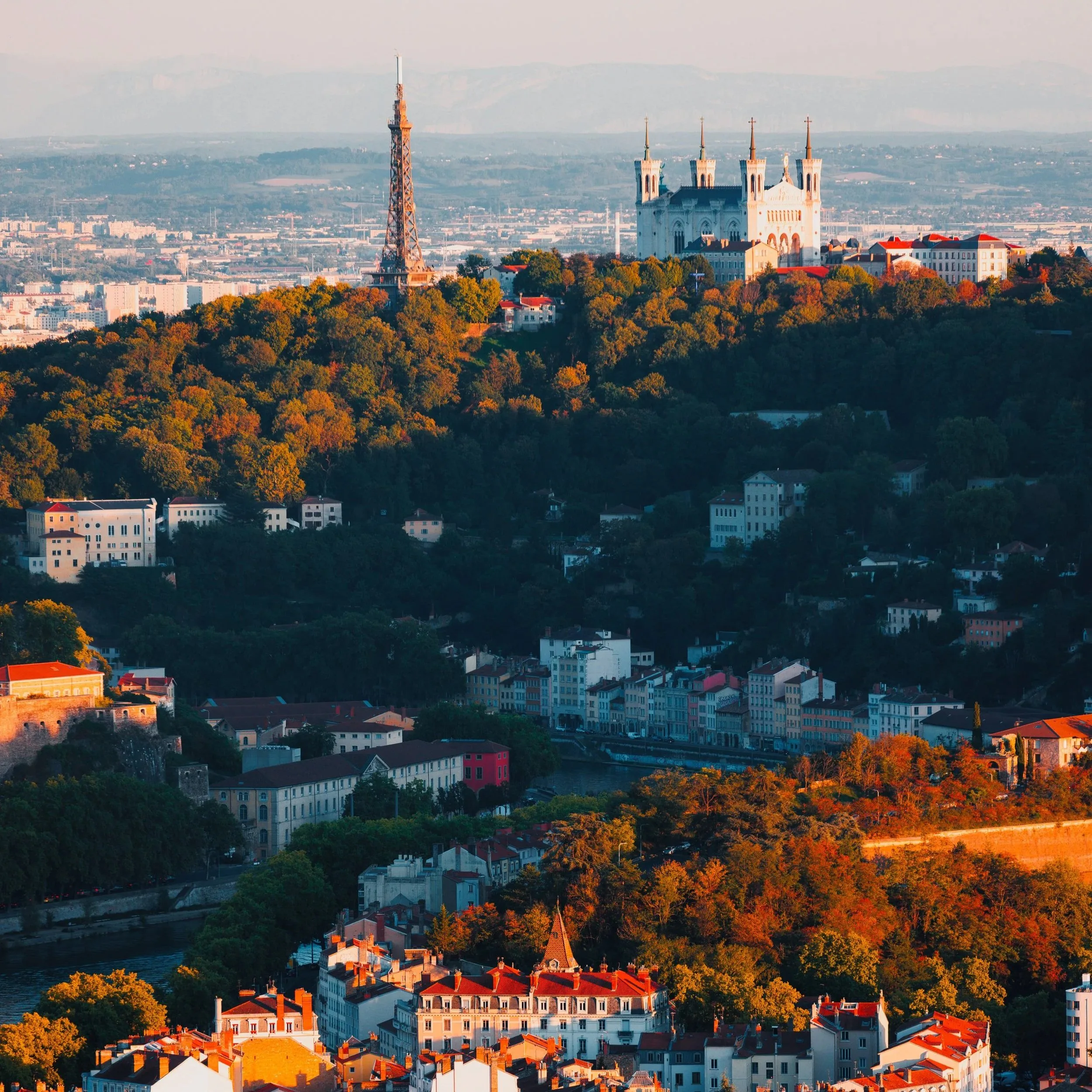 Chapitre « Lumière — Lyon à midi » du livre photo de Lyon — basilique de Fourvière