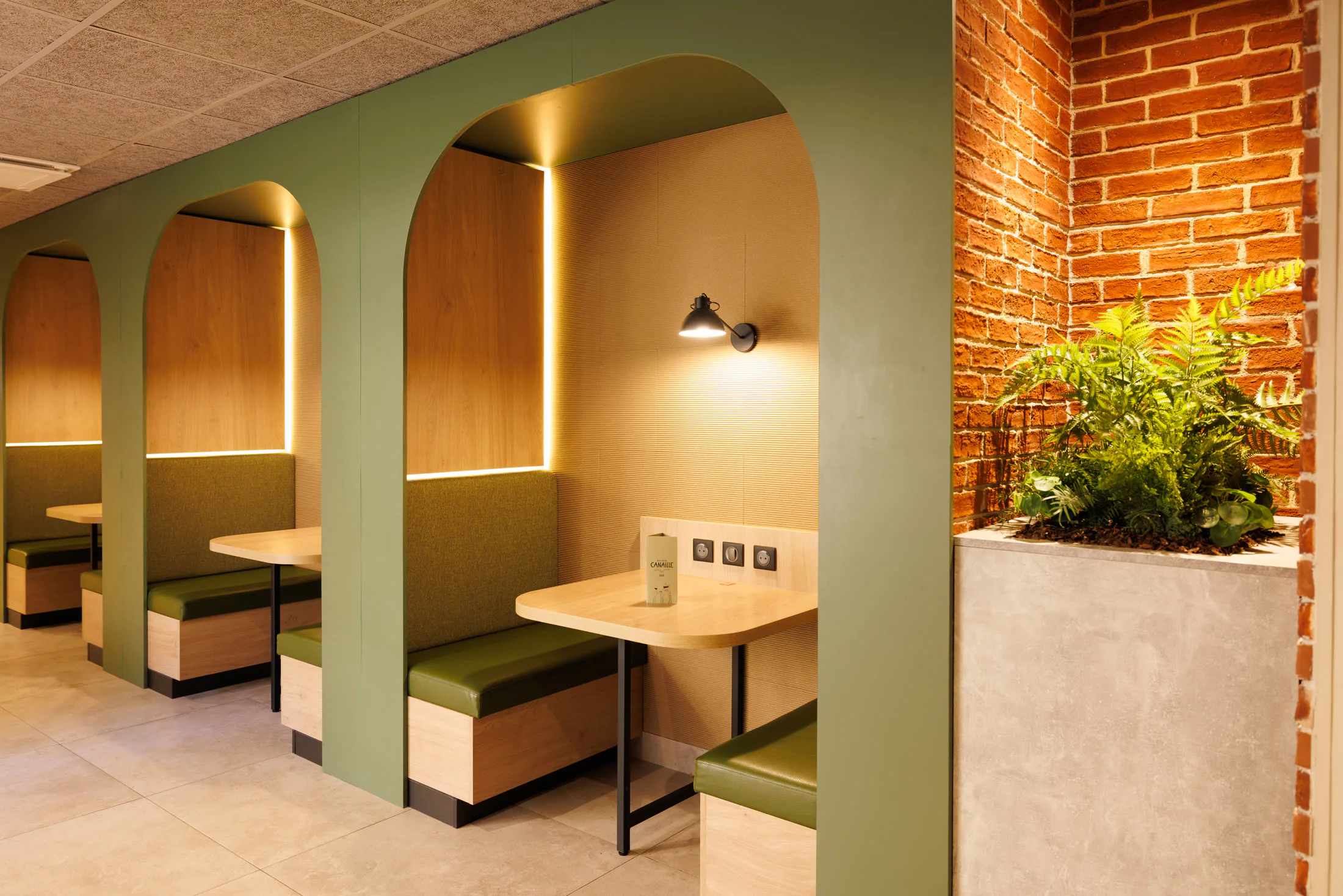 Espace de travail en alcôves — Campanile Prime Lyon Part-Dieu