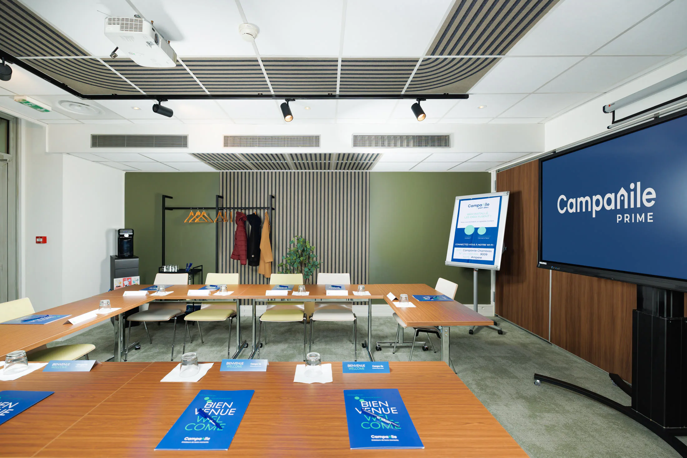 Salle de séminaire en U — Campanile Prime Lyon Part-Dieu