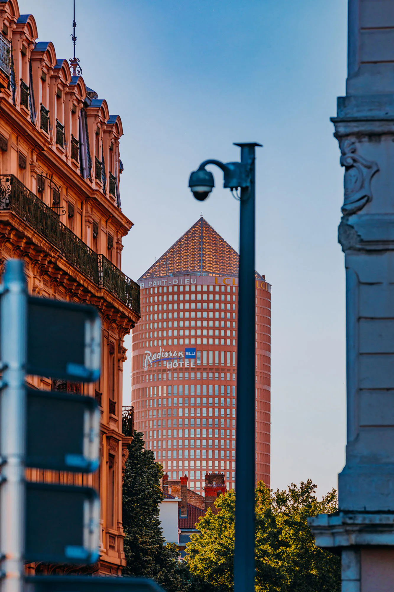 Tirage photo de Lyon « I see everything » — Iulian Rotaru