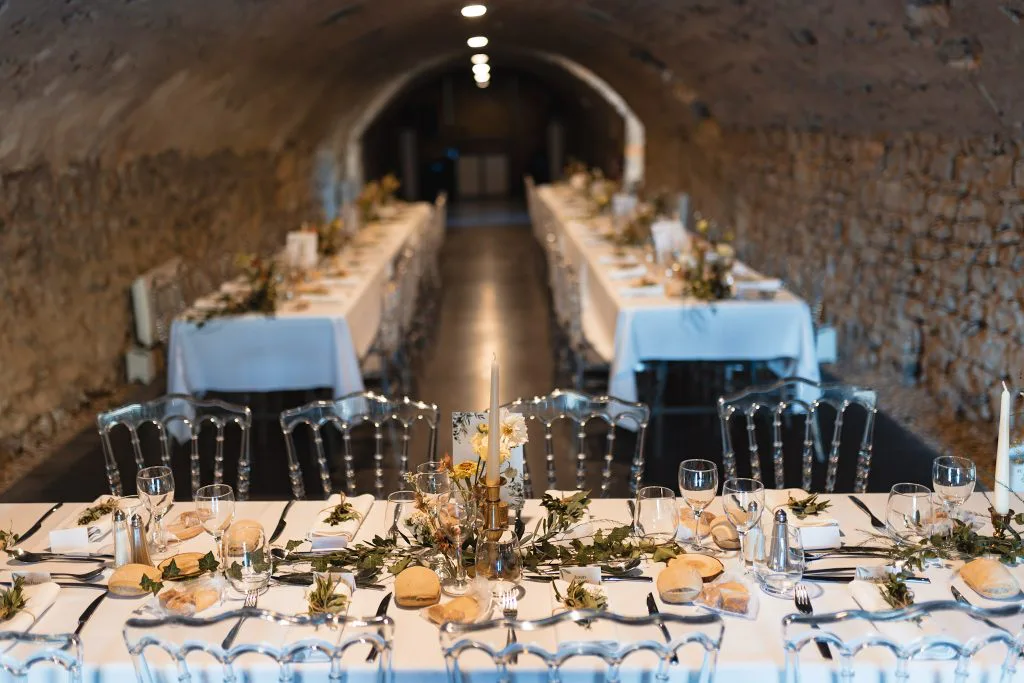 Vue d’ensemble de la Grande Voûte prête pour le dîner de mariage